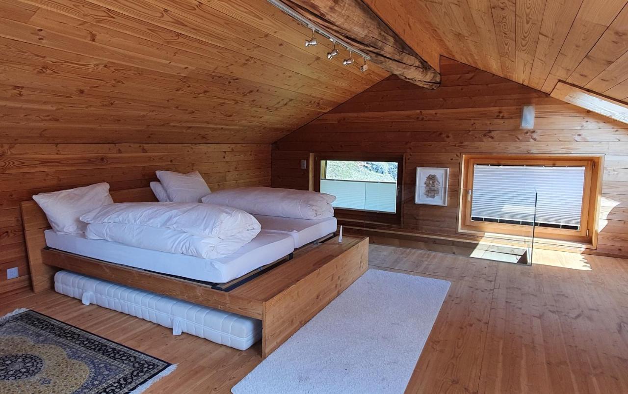 Chalet Biene - Swiss Alp Chalet With Sauna And Jacuzzi Ulrichen Room photo
